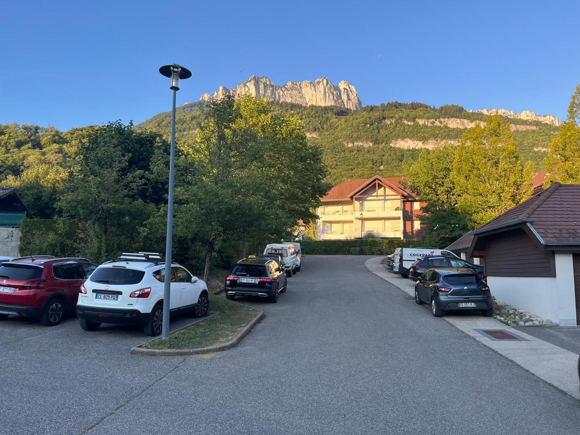 Entre Lac D'Annecy Et Montagnes, Golf Et Parapente A Pieds Talloires Pokój zdjęcie